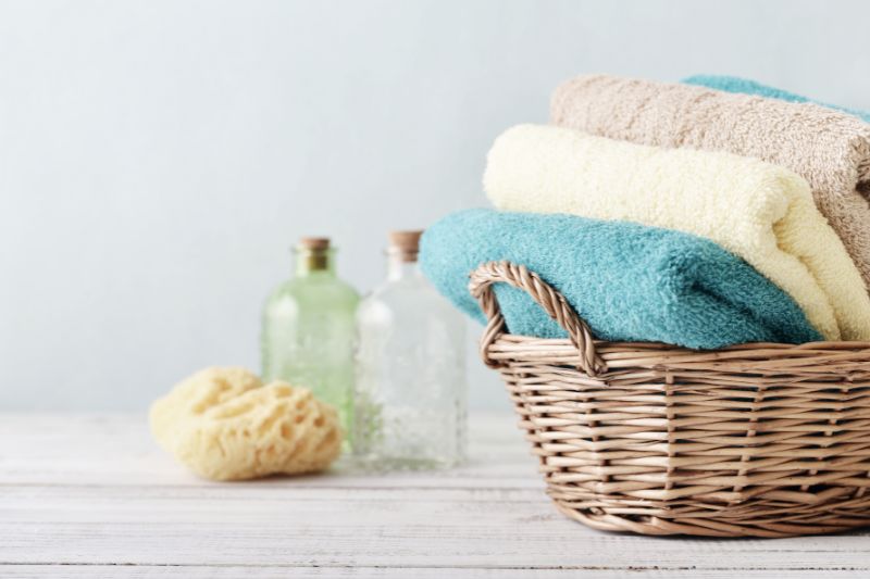 bath-towels-in-basket