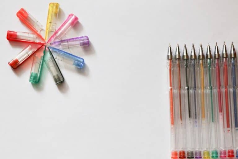 How Much Does a Pen Weigh? (Detailed Guide) Measuringly